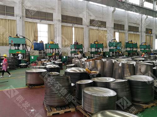 群發不銹鋼工廠車間展示