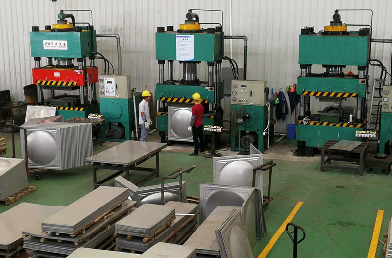 方形水箱沖壓板車間