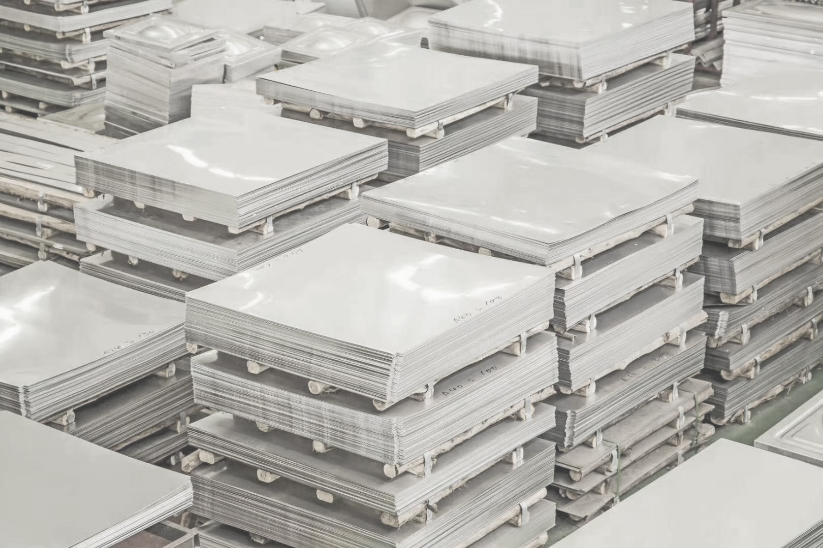 機械化精準切割成型